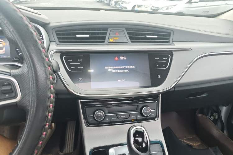 Used Geely Auto Emgrand GL 2018 1.8L DCT Elite Smart Connectivity Version Audio And AC Panel