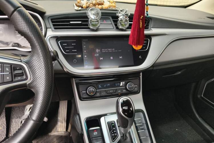 Used Geely Auto Emgrand GL 2018 1.8L DCT Elite Smart Connectivity Version Audio And AC Panel