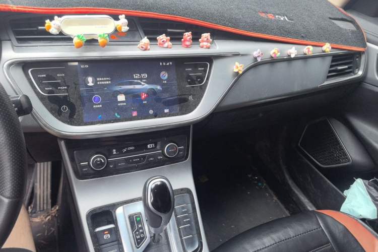 Used Geely Auto Emgrand GL 2018 1.8L DCT Elite Smart Connectivity Version Audio And AC Panel