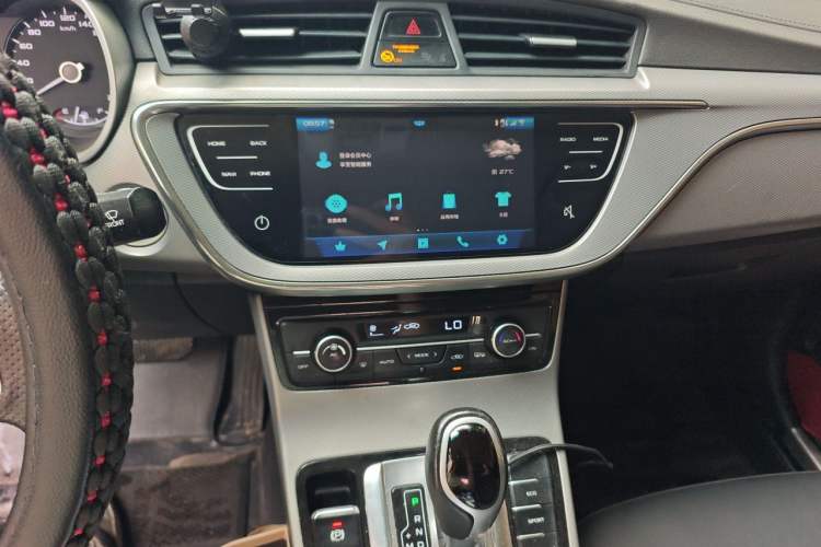 Used Geely Auto Emgrand GL 2018 1.4T DCT Elite Smart Connectivity Version Audio And AC Panel