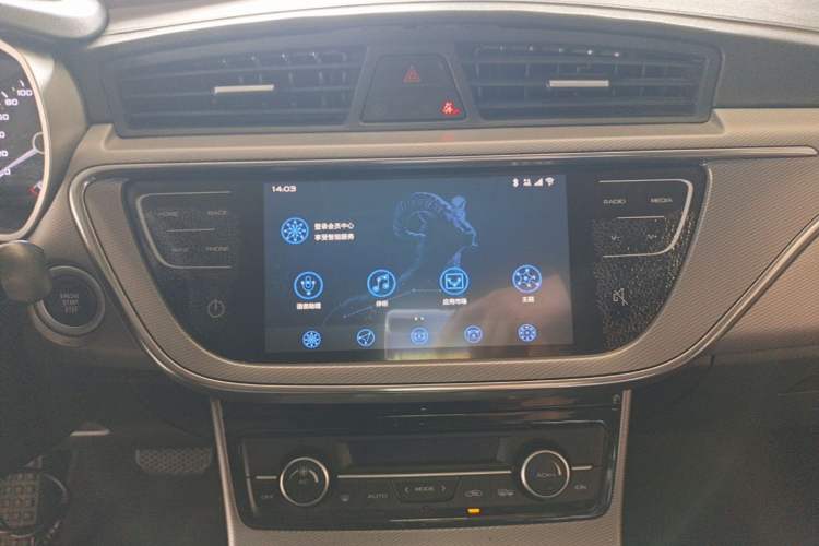 Used Geely Auto Emgrand GL 2018 1.4T DCT Elite Smart Connectivity Version Audio And AC Panel