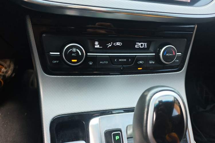Used Geely Auto Emgrand GL 2018 1.4T DCT Elite Smart Connectivity Version Audio And AC Panel