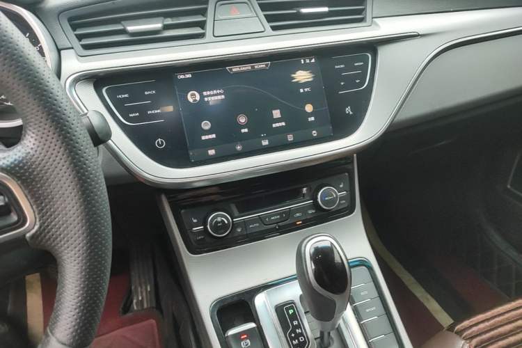 Used Geely Auto Emgrand GL 2018 1.4T DCT Prestige Smart Connectivity Version Audio And AC Panel