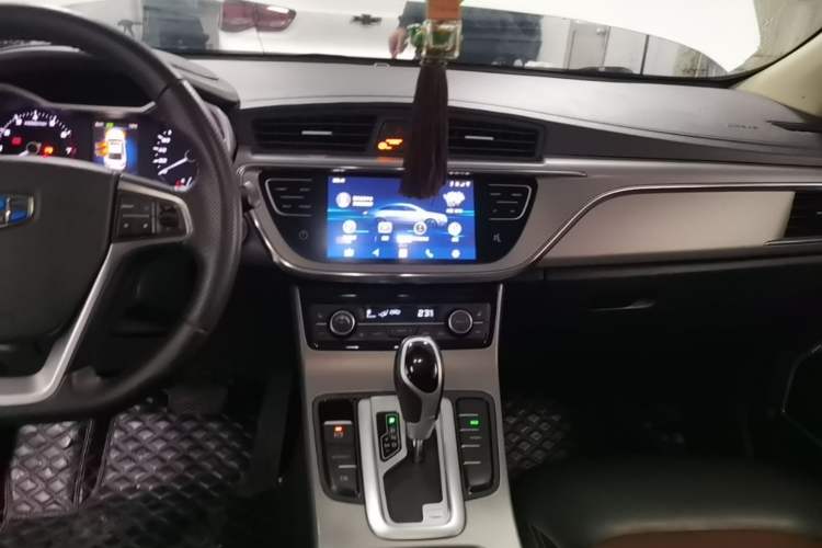 Used Geely Auto Emgrand GL 2018 1.4T DCT Prestige Smart Connectivity Version Audio And AC Panel