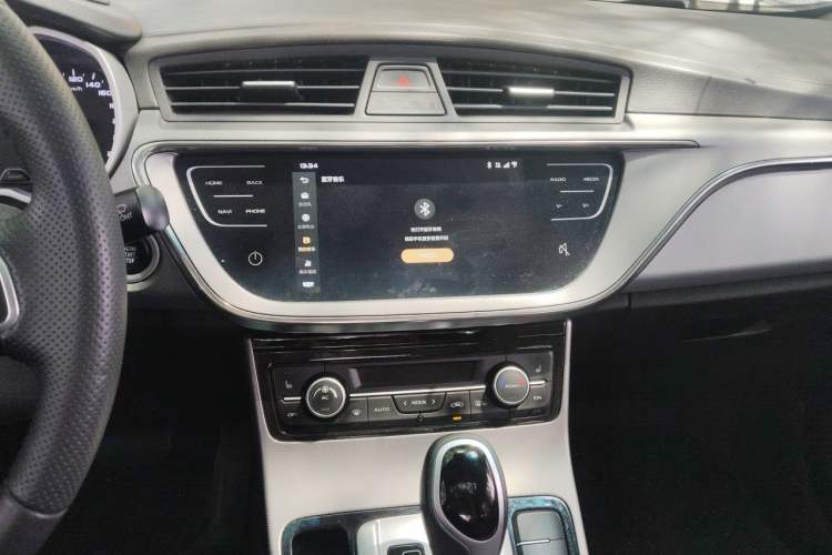 Used Geely Auto Emgrand GL 2018 1.4T DCT Prestige Smart Connectivity Version Audio And AC Panel