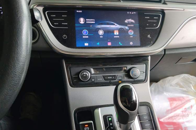 Used Geely Auto Emgrand GL 2018 1.8L DCT Elite Smart Connectivity Version Audio And AC Panel