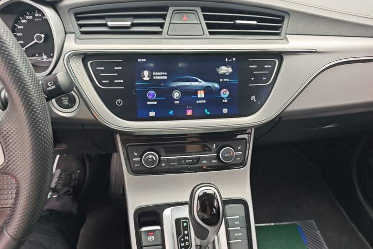 Used Geely Auto Emgrand GL 2018 1.4T DCT Prestige Smart Connectivity Version Audio And AC Panel