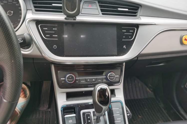 Used Geely Auto Emgrand GL 2018 1.4T DCT Elite Smart Connectivity Version Audio And AC Panel