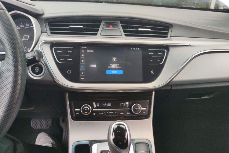 Used Geely Auto Emgrand GL 2018 1.8L DCT Elite Smart Connectivity Version Audio And AC Panel