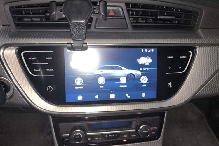Used Geely Auto Emgrand GL 2018 1.8L DCT Elite Smart Connectivity Version Audio And AC Panel