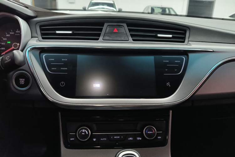 Used Geely Auto Emgrand GL 2018 1.8L DCT Elite Smart Connectivity Version Audio And AC Panel