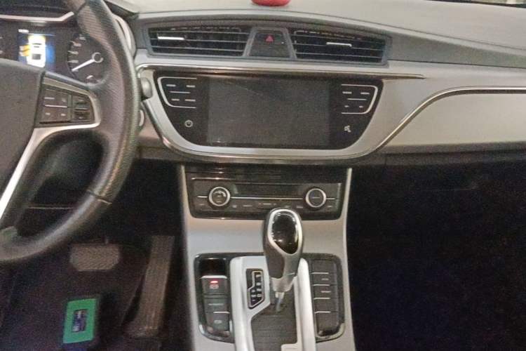 Used Geely Auto Emgrand GL 2018 1.8L DCT Elite Smart Connectivity Version Audio And AC Panel