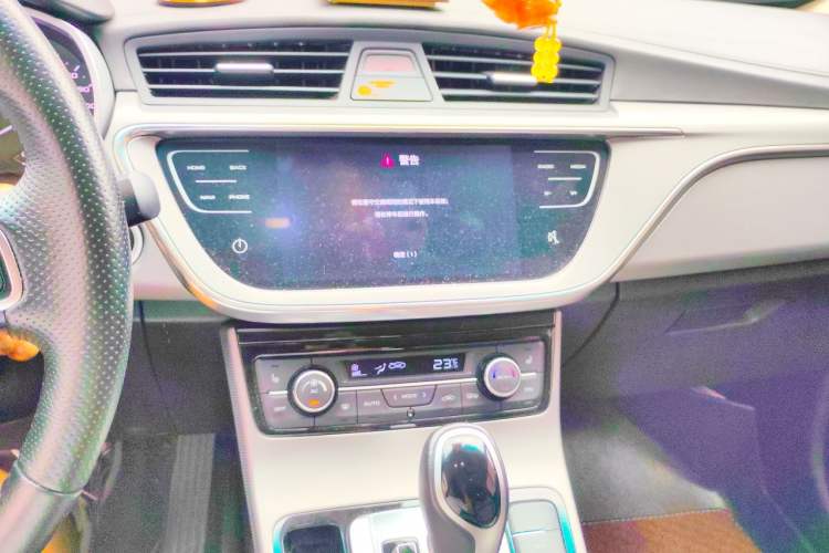 Used Geely Auto Emgrand GL 2018 1.4T DCT Prestige Smart Connectivity Version Audio And AC Panel