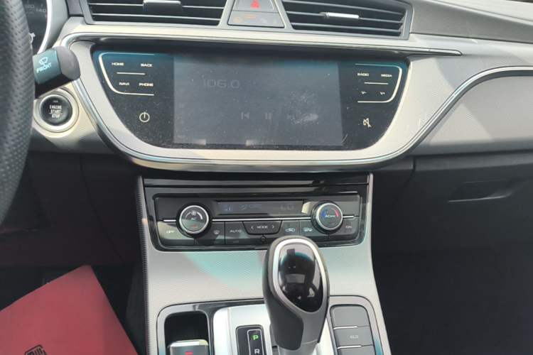Used Geely Auto Emgrand GL 2018 1.4T DCT Elite Smart Connectivity Version Audio And AC Panel