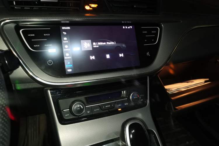 Used Geely Auto Emgrand GL 2018 1.4T DCT Elite Smart Connectivity Version Audio And AC Panel