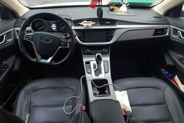 Used Geely Auto Emgrand GL 2018 1.8L DCT Elite Smart Connectivity Version Center Console