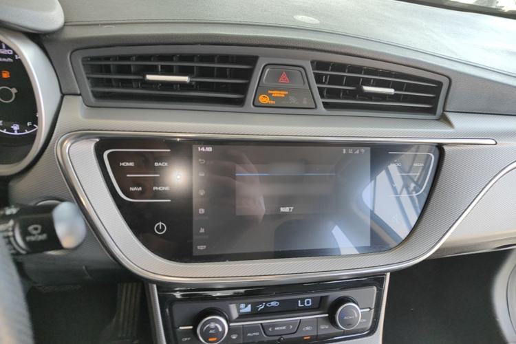 Used Geely Auto Emgrand GL 2018 1.8L DCT Elite Smart Connectivity Version Center Console