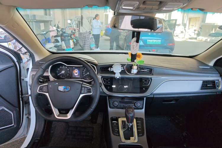 Used Geely Auto Emgrand GL 2018 1.4T DCT Elite Smart Connectivity Version Center Console