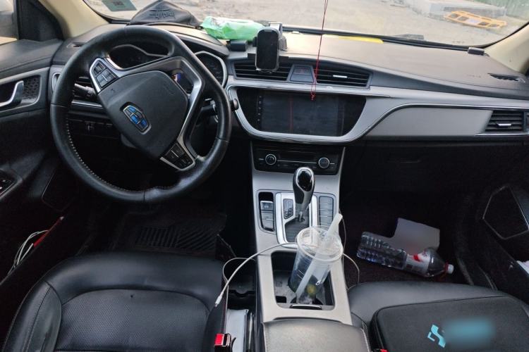 Used Geely Auto Emgrand GL 2018 1.8L DCT Elite Smart Connectivity Version Center Console