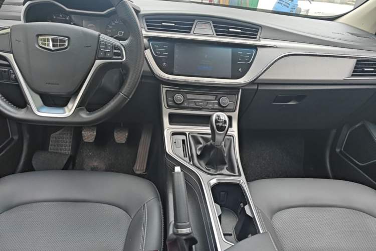 Used Geely Auto Emgrand GL 2018 1.4T Manual Elite Smart Connectivity Version Center Console