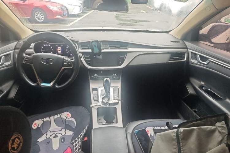 Used Geely Auto Emgrand GL 2018 1.8L DCT Elite Smart Connectivity Version Center Console