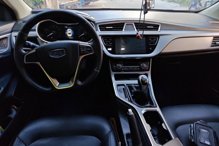 Used Geely Auto Emgrand GL 2018 1.8L Manual Elite Smart Connectivity Version Center Console