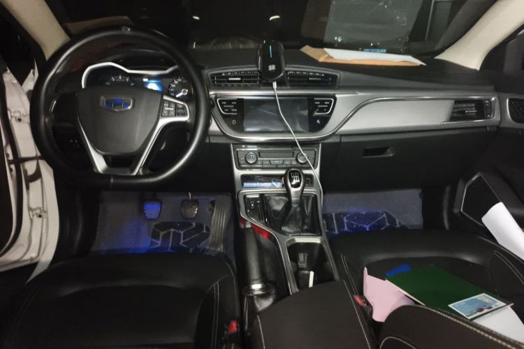 Used Geely Auto Emgrand GL 2018 1.8L Manual Elite Smart Connectivity Version Center Console
