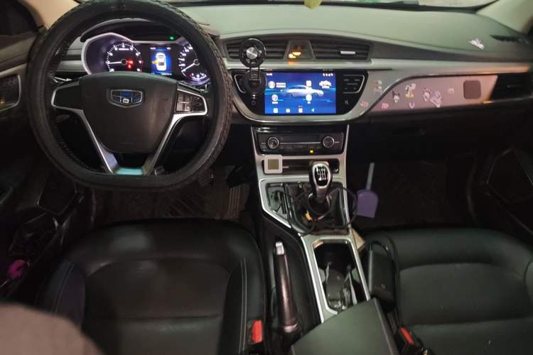 Used Geely Auto Emgrand GL 2018 1.8L Manual Elite Smart Connectivity Version Center Console