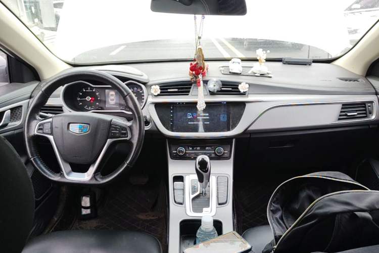 Used Geely Auto Emgrand GL 2018 1.8L DCT Elite Smart Connectivity Version Center Console