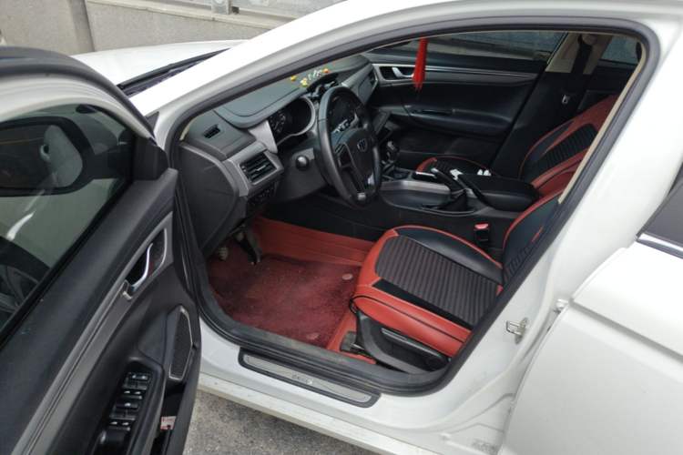 Used Geely Auto Emgrand GL 2018 1.8L Manual Elite Smart Connectivity Version Driver Seat