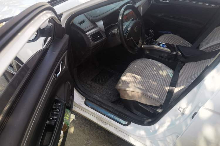 Used Geely Auto Emgrand GL 2018 1.8L Manual Elite Smart Connectivity Version Driver Seat