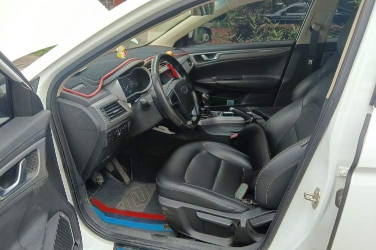 Used Geely Auto Emgrand GL 2018 1.4T Manual Elite Smart Connectivity Version Driver Seat