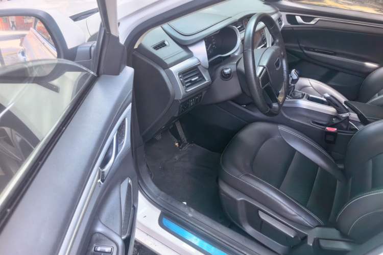 Used Geely Auto Emgrand GL 2018 1.4T Manual Elite Smart Connectivity Version Driver Seat