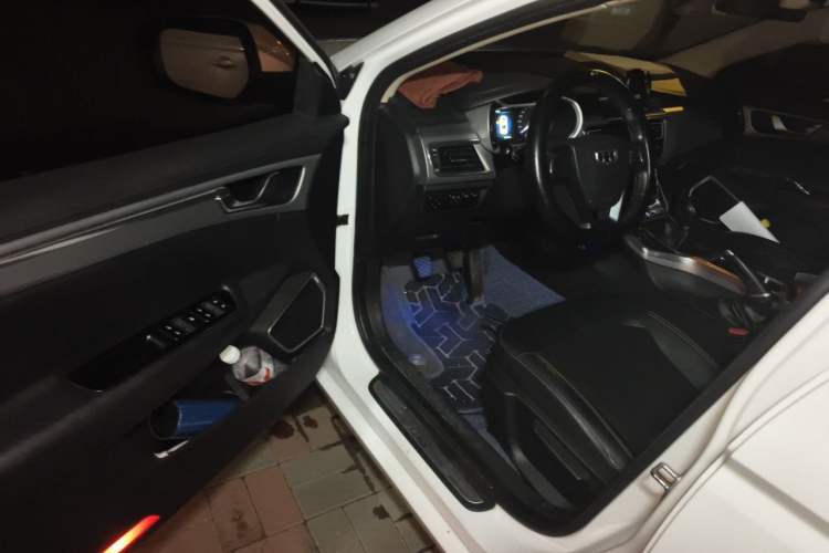 Used Geely Auto Emgrand GL 2018 1.8L Manual Elite Smart Connectivity Version Driver Seat