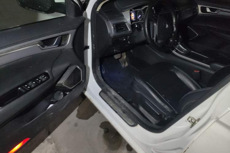 Used Geely Auto Emgrand GL 2018 1.8L DCT Elite Smart Connectivity Version Driver Seat