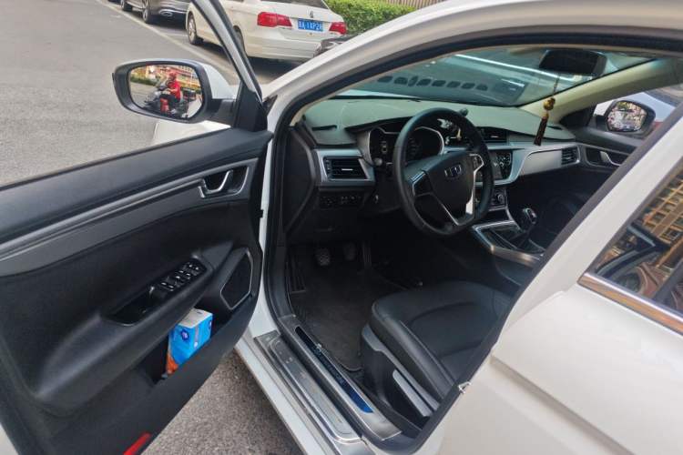 Used Geely Auto Emgrand GL 2018 1.4T Manual Elite Smart Connectivity Version Driver Seat