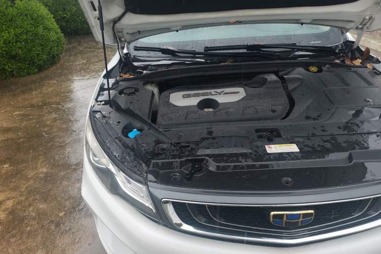 Used Geely Auto Emgrand GL 2018 1.8L Manual Elite Smart Connectivity Version Engine Bay Right