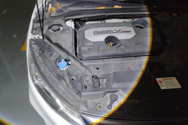 Used Geely Auto Emgrand GL 2018 1.8L DCT Elite Smart Connectivity Version Engine Bay Right