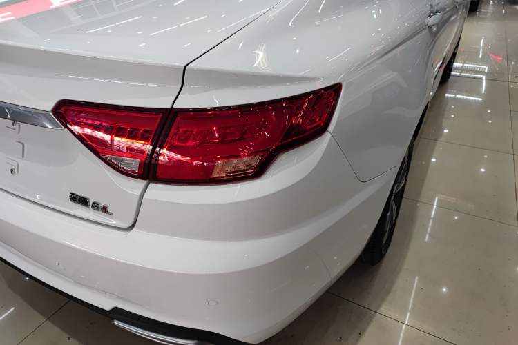 Used Geely Auto Emgrand GL 2018 1.8L DCT Elite Smart Connectivity Version Exterior 3