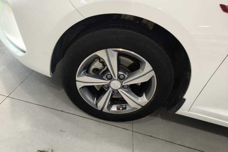 Used Geely Auto Emgrand GL 2018 1.4T DCT Elite Smart Connectivity Version Exterior 4