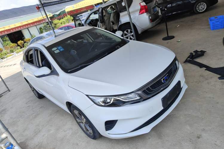 Used Geely Auto Emgrand GL 2018 1.8L DCT Elite Smart Connectivity Version Front Right 45 Deg
