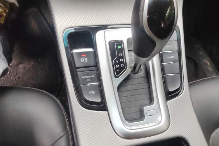 Used Geely Auto Emgrand GL 2018 1.8L DCT Elite Smart Connectivity Version Gear Lever
