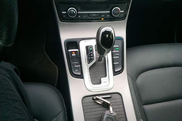 Used Geely Auto Emgrand GL 2018 1.8L DCT Elite Smart Connectivity Version Gear Lever
