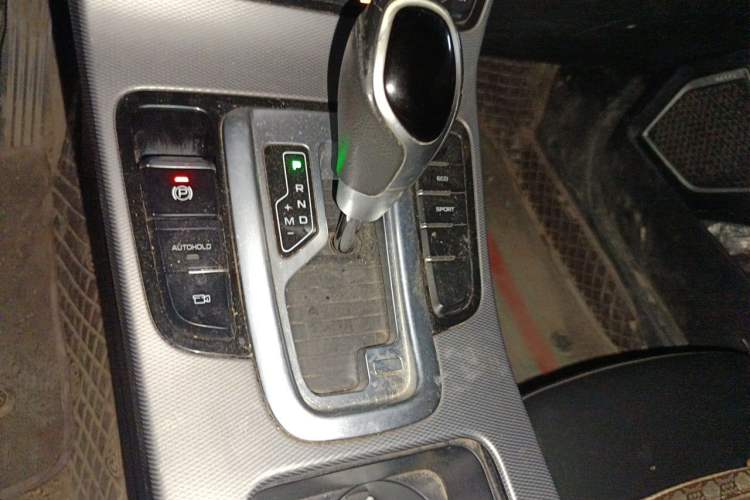 Used Geely Auto Emgrand GL 2018 1.8L DCT Elite Smart Connectivity Version Gear Lever
