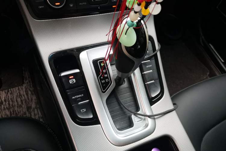 Used Geely Auto Emgrand GL 2018 1.4T DCT Elite Smart Connectivity Version Gear Lever