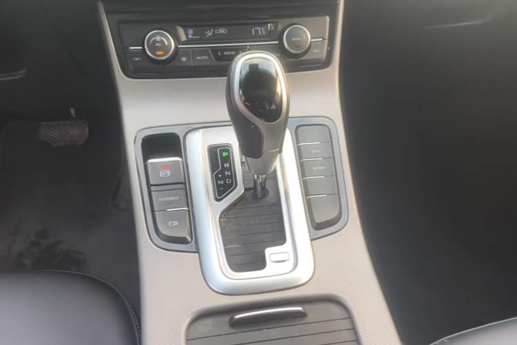 Used Geely Auto Emgrand GL 2018 1.4T DCT Elite Smart Connectivity Version Gear Lever