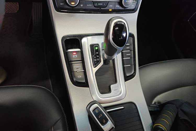 Used Geely Auto Emgrand GL 2018 1.4T DCT Elite Smart Connectivity Version Gear Lever