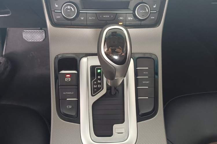 Used Geely Auto Emgrand GL 2018 1.4T DCT Prestige Smart Connectivity Version Gear Lever