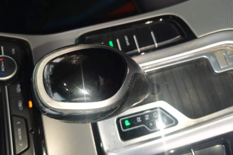Used Geely Auto Emgrand GL 2018 1.8L DCT Elite Smart Connectivity Version Gear Lever