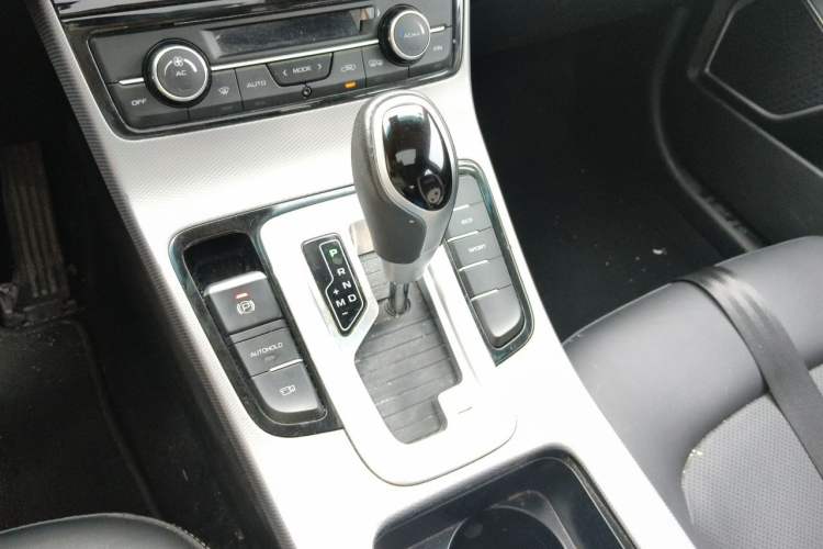 Used Geely Auto Emgrand GL 2018 1.4T DCT Elite Smart Connectivity Version Gear Lever